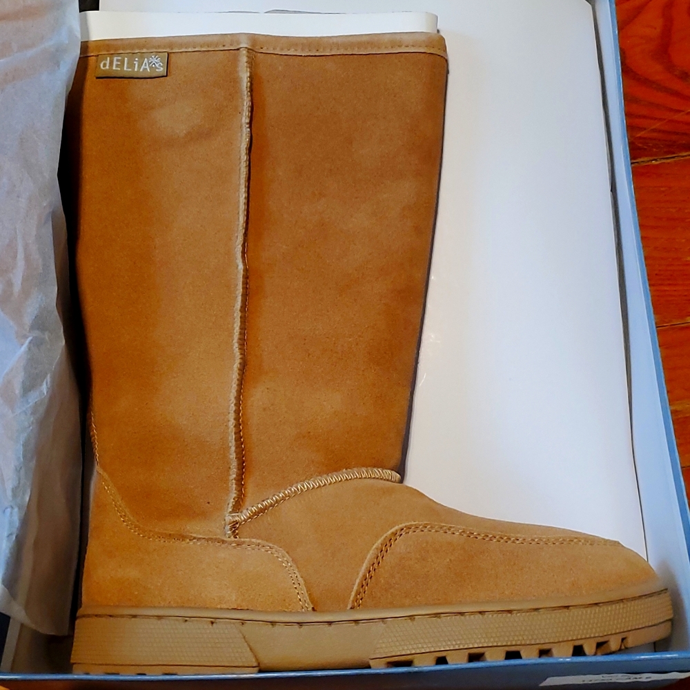 Delias vail boots, women's size 9, camel color